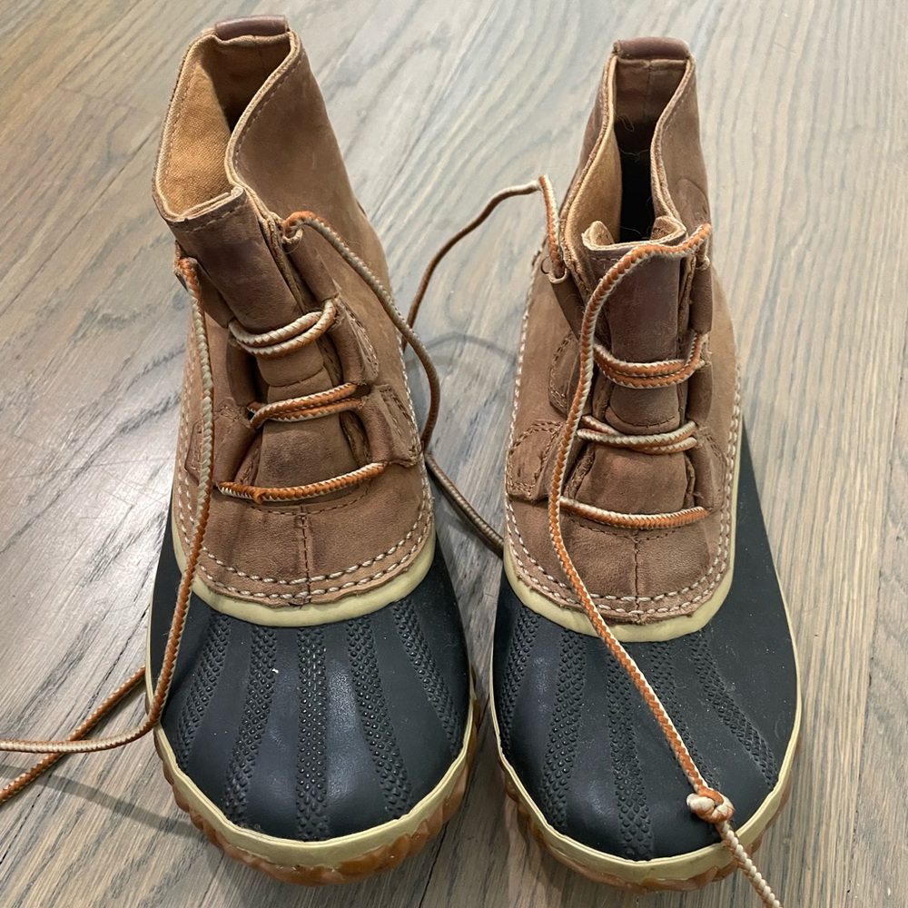 Sorel winter boots size 6